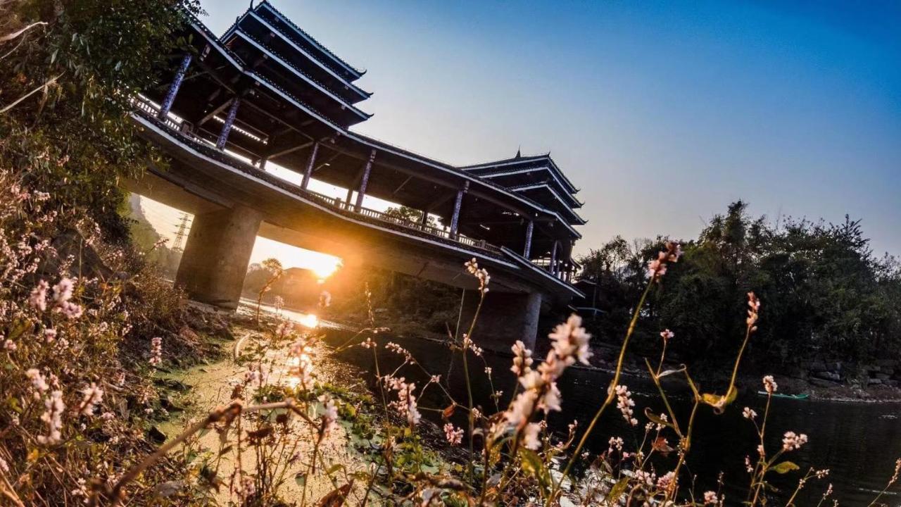 Secret Courtyard Resort Hotel Гуейлин Екстериор снимка
