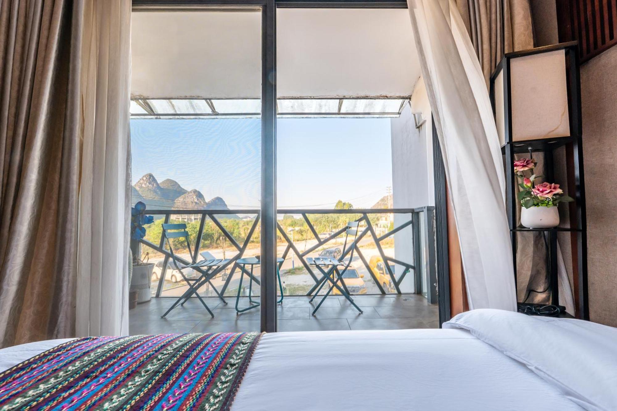 Secret Courtyard Resort Hotel Гуейлин Екстериор снимка