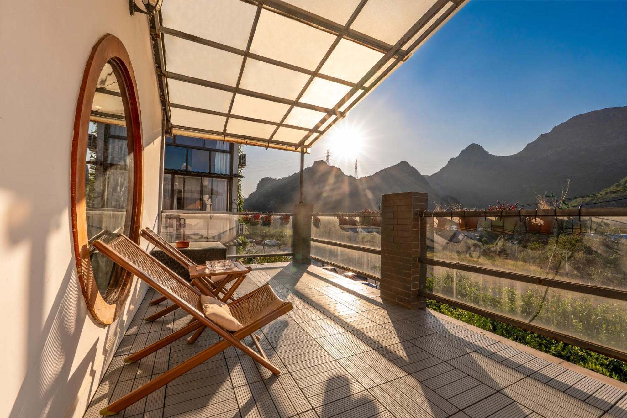 Secret Courtyard Resort Hotel Гуейлин Екстериор снимка