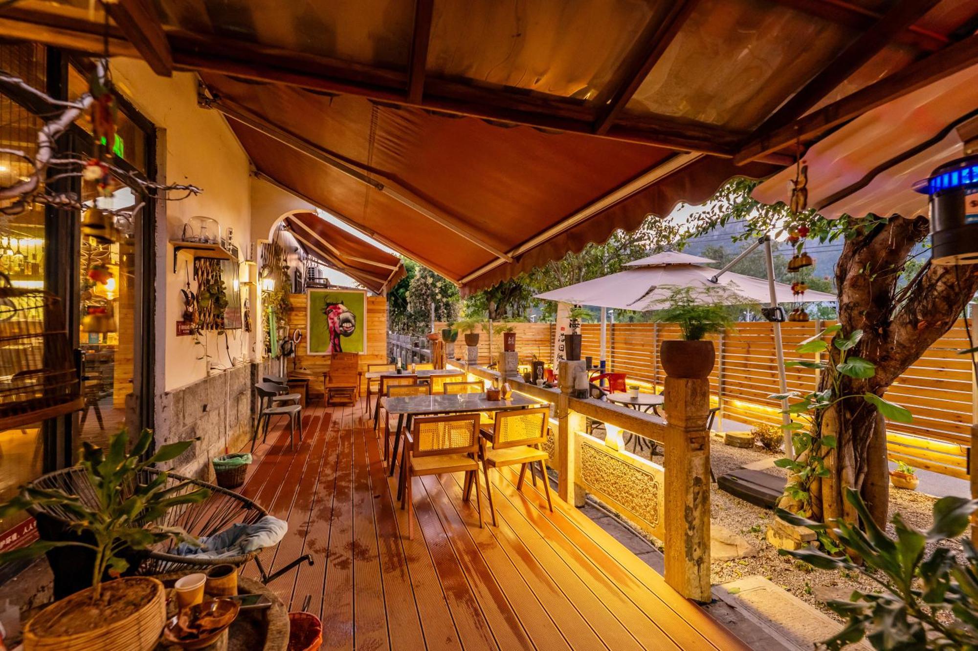 Secret Courtyard Resort Hotel Гуейлин Екстериор снимка