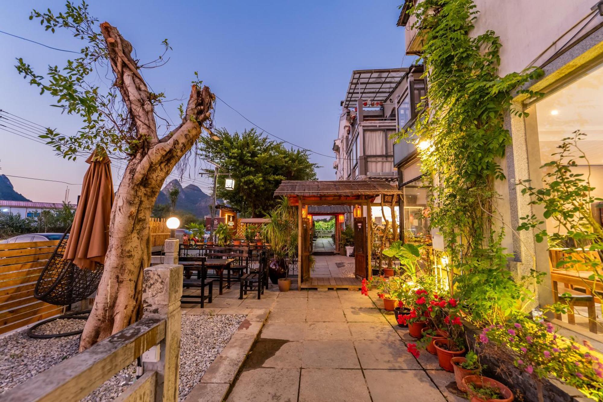 Secret Courtyard Resort Hotel Гуейлин Екстериор снимка